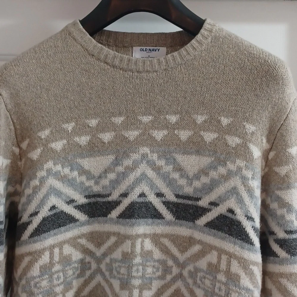 Old Navy Men's Tan and Gray Patterned Crewneck Sweater